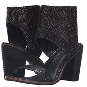 Very Volatile Women’s Black Heels